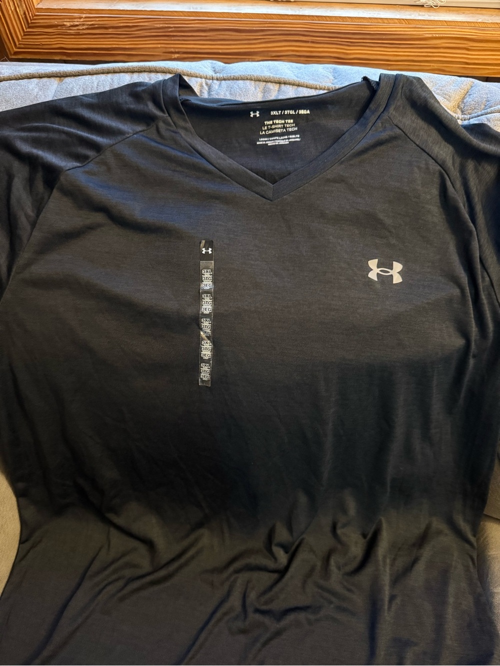Under Armour Black VβNeck Short Sleeve Performance Tee
